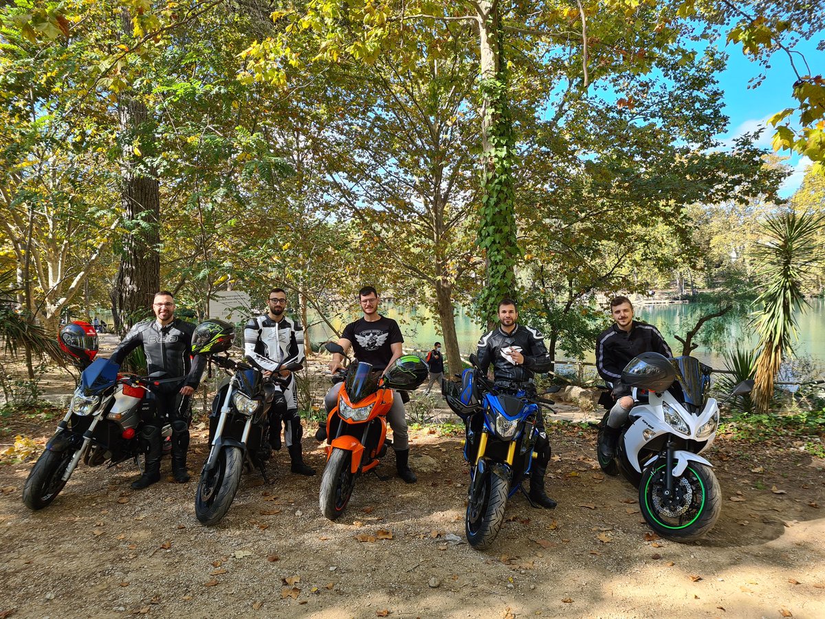 Poza1994's tweet photo. #ALMA100RIDERSVLC https://t.co/BhM5rZ49mB