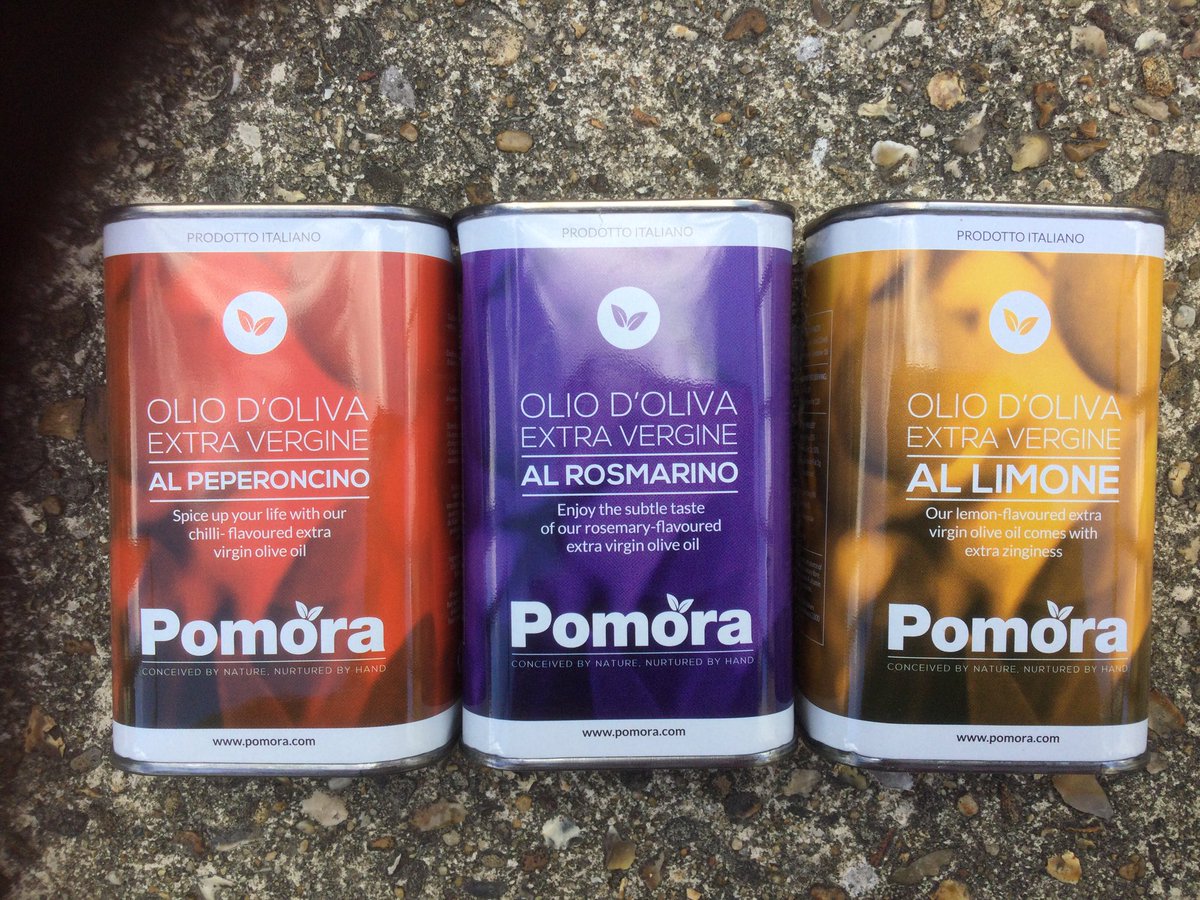 I always love to add a touch of chilly #oliveoil on top of my #pizza  and a tablespoon of rosemary olive oil in my soups 😋thank you <a href="/PomoraGoodFood/">Pomora</a> #qualityoliveoil #italian #pomora