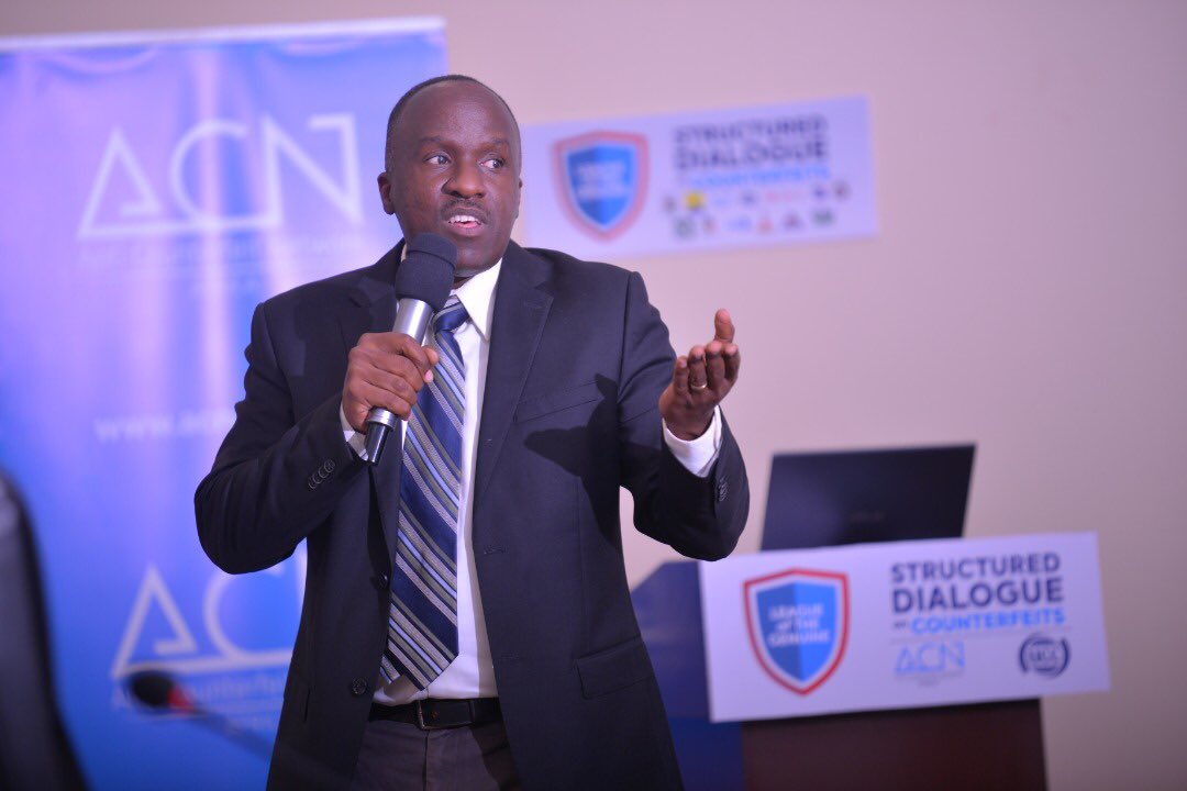 qggroupug's tweet image. Our General Manager, Mr. Silas Muhanuka (@Cylow) stresses the need to confront and acknowledge the benefits vis-a-vis the costs, and to communicate the understanding of counterfeit from a lay mans point of view.

#CounterfeitelectronicsUG
#Buyandsellgenuine