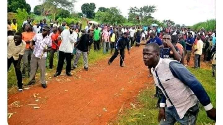 <a href="/Mtotomzuri001/">Mtoto Mzuri-SuperChonnie</a> vyenye tunangoja  #Tafrija 😂😂😂🏃🏃