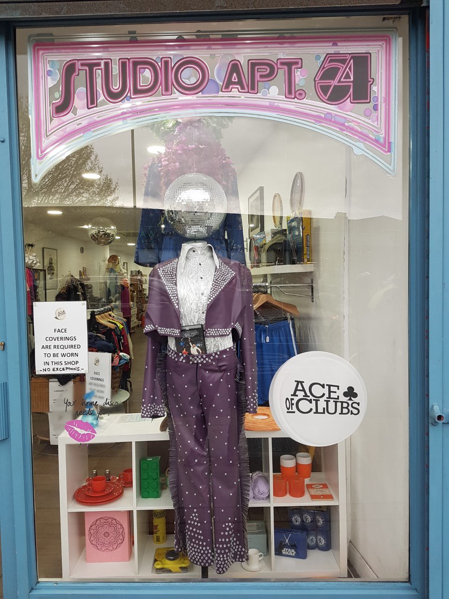 A warm welcome back to our Studio 54 themed charity shop at 111 Balham High Rd, SW12  9AP. You can uncover a range of wonders Monday to Saturday 10am - 5pm and Sunday 11am - 4pm. 👠👜🎩