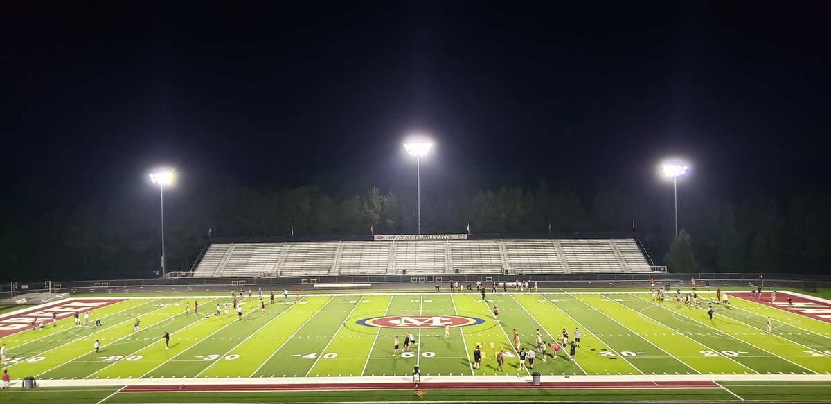 MCFootballCoach's tweet photo. Welcome to Mill Creek, where the grind doesn't stop. ๐ค
#SOARdrills #iMpaCt https://t.co/5LDxNubqPo