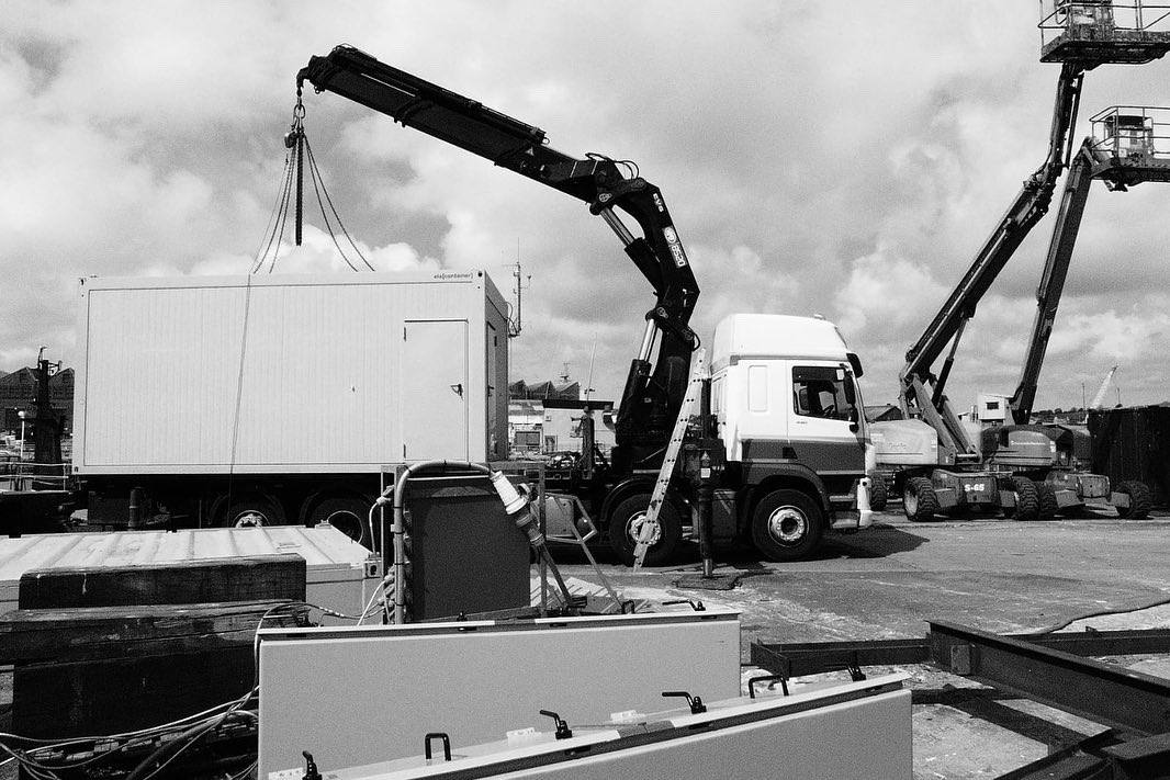 ModularMovement's tweet image. Delivering the Future🌎
#DeliveringtheFuture #hiabcrane #abnormalload #wideloads #blackandwhitephotography #transport #industrialphotography #DAF #modular #transportphotography #heavyhaulage