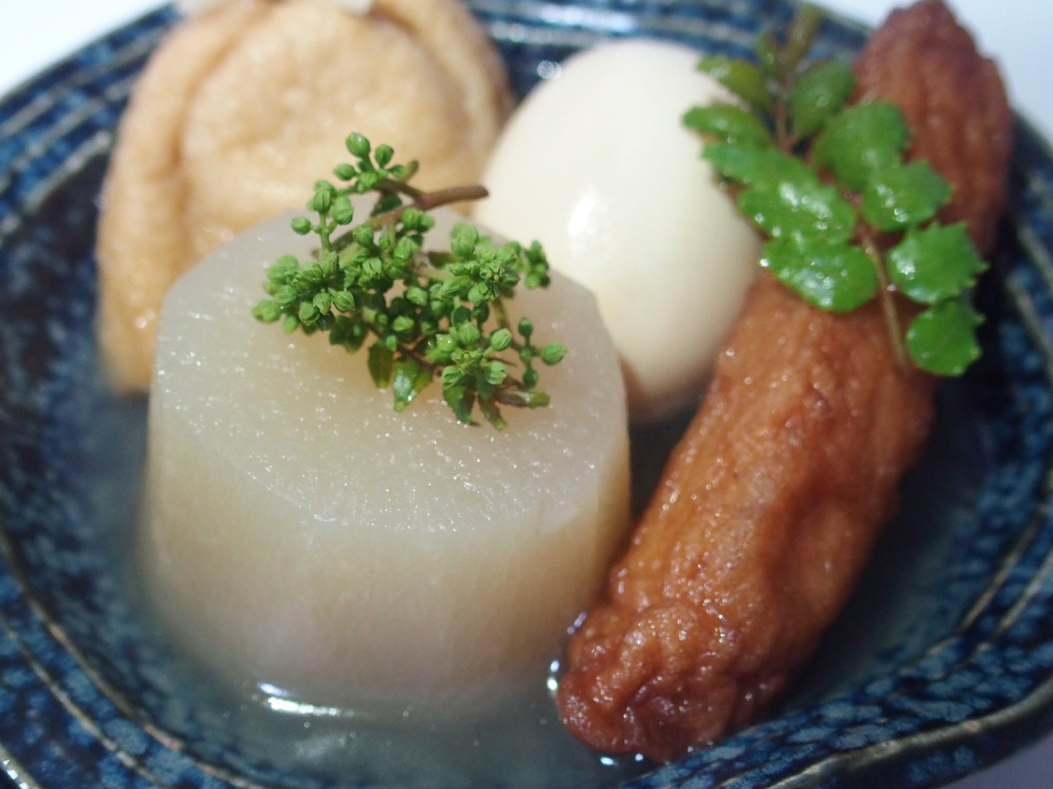 みかんの栞 和歌山たべもの おでんに花山椒を もうすぐ時期も終わりやなー ちなみにこれ市場流通してないメス樹の花山椒です みかんの栞 花山椒 おでん T Co A6qqfahn28 Twitter