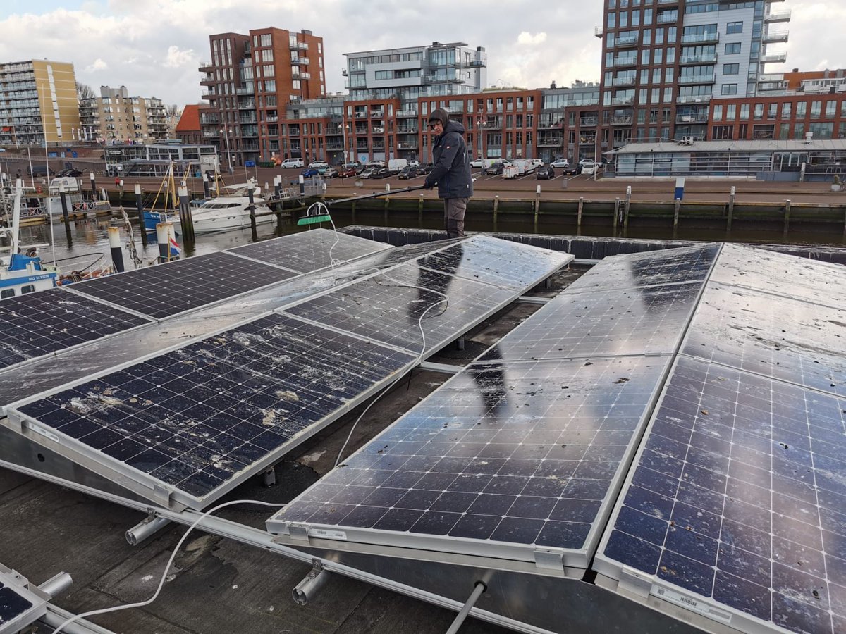 nSolarEngineers's tweet photo. De Solar Engineers begrijpen we dat het reinigen van uw zonnepanelen vast niet uw favoriete klusje is, en daarom is er de Solar Engineers zonnepanelen reinigingsdienst.

https://t.co/LNJ65VIvTN

Maak nu nog een afspraak zodat ook u weer kunt genieten van maximale opbrengsten. https://t.co/Ms7atGn9eq