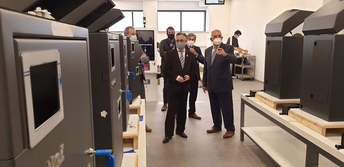 BerenguerPla's tweet photo. El Conseller @ramontremosa @empresacat visita @ICGSoftwareGrup acompanyat del president Andreu Pi i la directora gral. financera Meritxell Pi on ha conegut els nous projectes tecnològics #innovació @hioposoficial #Analytics #SelfQuiosk. També ha visitat #CashDro i #SwapService https://t.co/FjjeRFO3zh