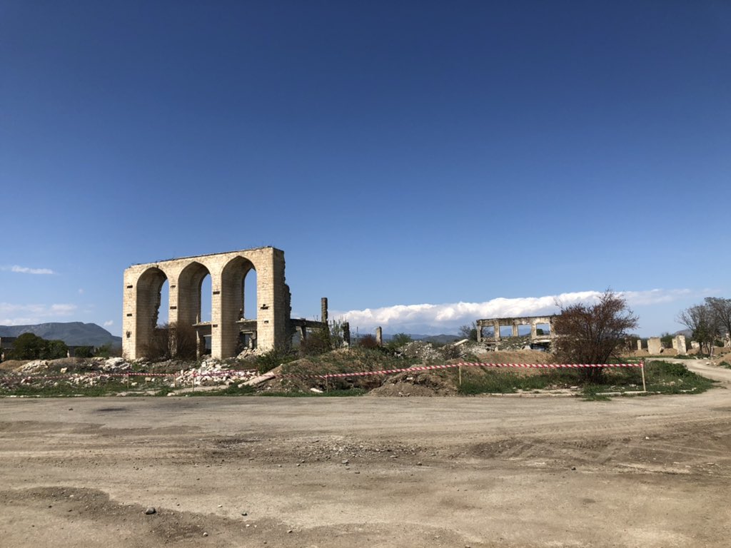 Ho visitato quel che resta di Agdam in Karabakh. Mi chiedo: perché tanta distruzione e abbandono se l’Armenia considerava questa regione parte del suo territorio?