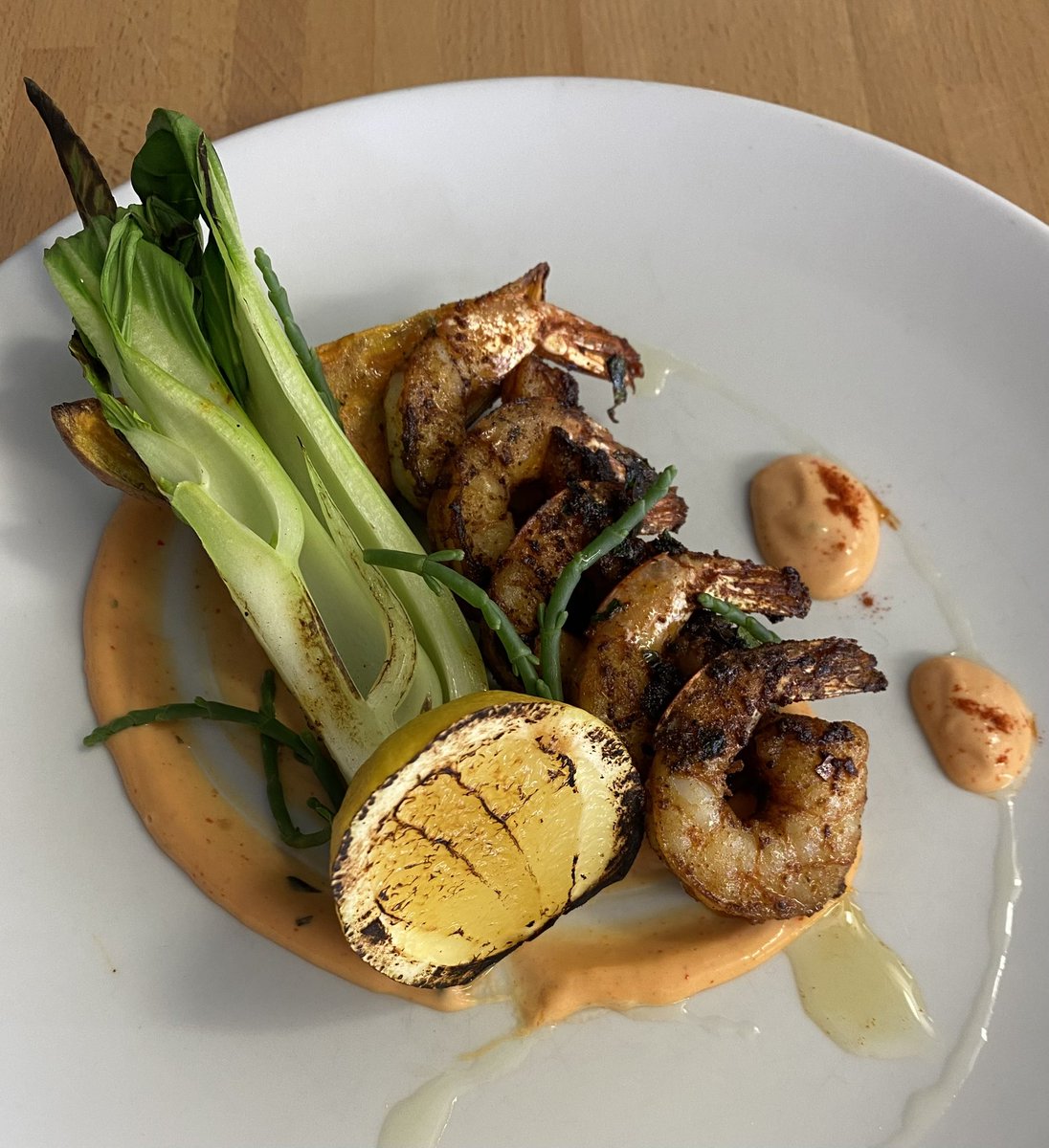 TheEasyFishCo's tweet image. Salt &amp;amp; pepper king prawns, roasted sweet potato wedges, sriracha lime Mayo all plated up 😋 . 
Available in the fishmongers or for delivery this week, for you to cook at home 👌🏼 🦐 #easyfish #seafood #fishmongers #seafoodrestaurant #heatonmoor #theheatons #stockport #wilmslow