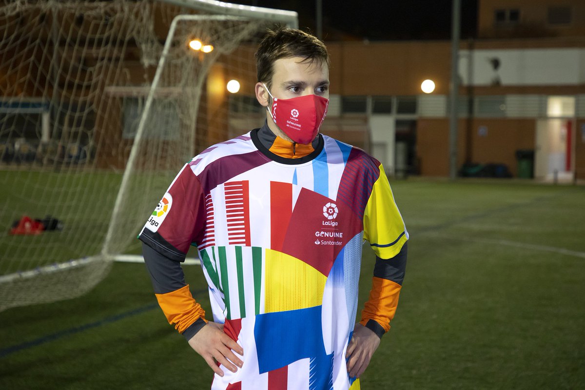 FVCF_Events's tweet image. 🎨 En el #DíaMundialDelArte no podemos dejar de recordar esta maravillosa camiseta de ⤵️ 

@FundacionLaLiga 
#LaLigaGenuineSantander 

#VCFinclusivo 🤝
#JuntsAnemAMUNT 🦇