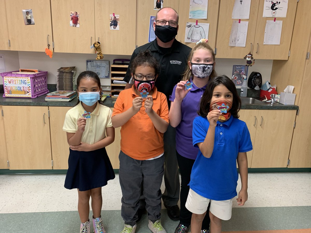 MsDemaris3's tweet image. Over half of our class has completed @SES_Admin’s Principal’s Challenge! Way to go! We are so proud of you! 🥳