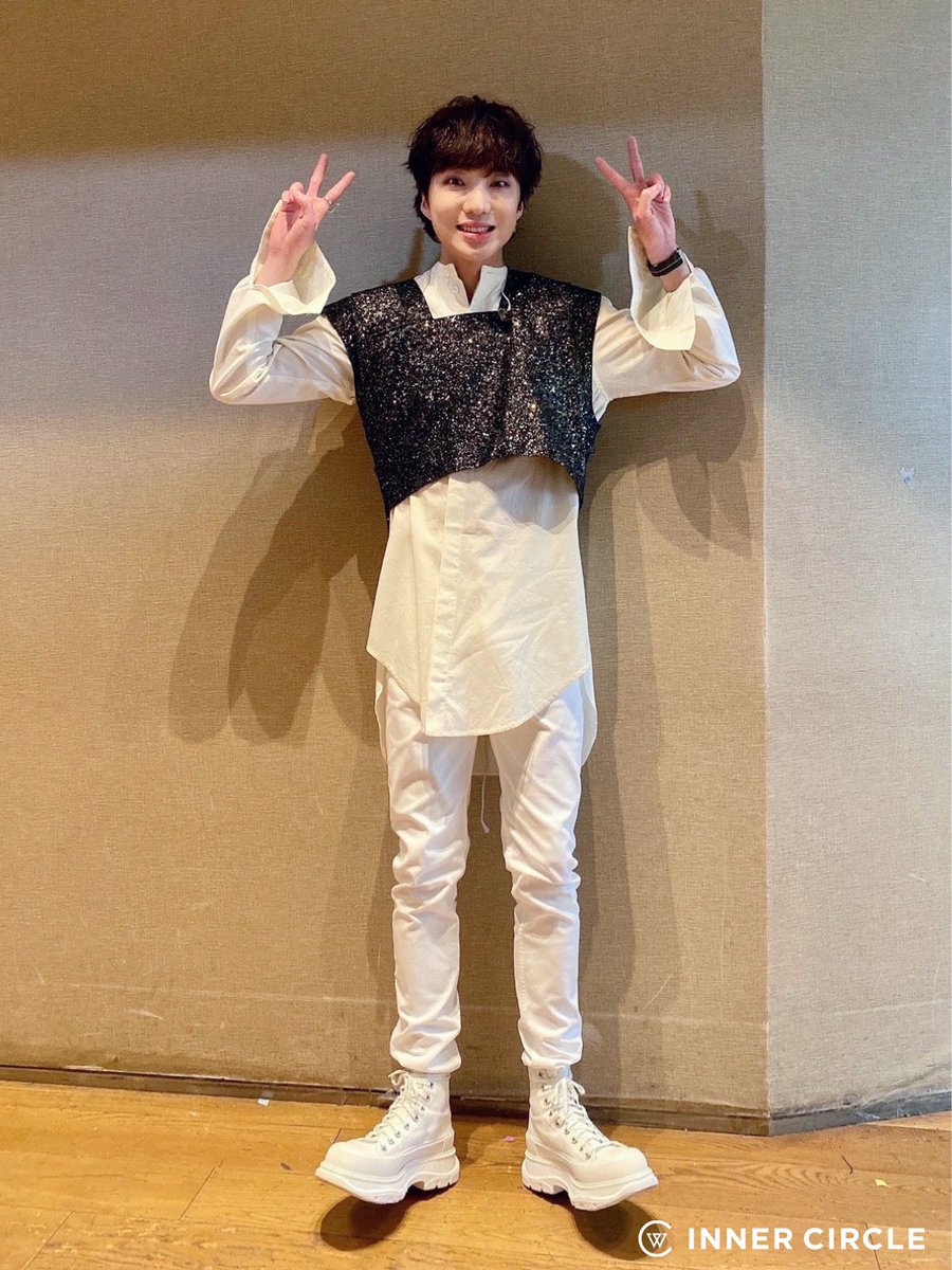 #THANKUINNERCIRCLE

#강승윤 의 일곱 번째 PAGE 📖

인서 응원의 힘으로 오늘도 
무대를 부숴버렸다는 거 아이야💙😍

#YOON #KANGSEUNGYOON #PAGE
#아이야 #IYAH #위너 #WINNER 
<a href="/official_yoon_/">official_yoon_</a>