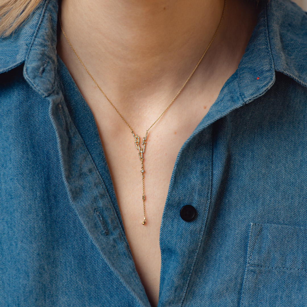 Get better acquainted with Comet: our latest collection of solid gold jewellery inspired by the mesmerising trails that comets make as they travel across the sky ✨
astley.cl/VjDDhn

#diamondjewellery #jewellerydesign #lariatnecklace #necklacesofinstagram