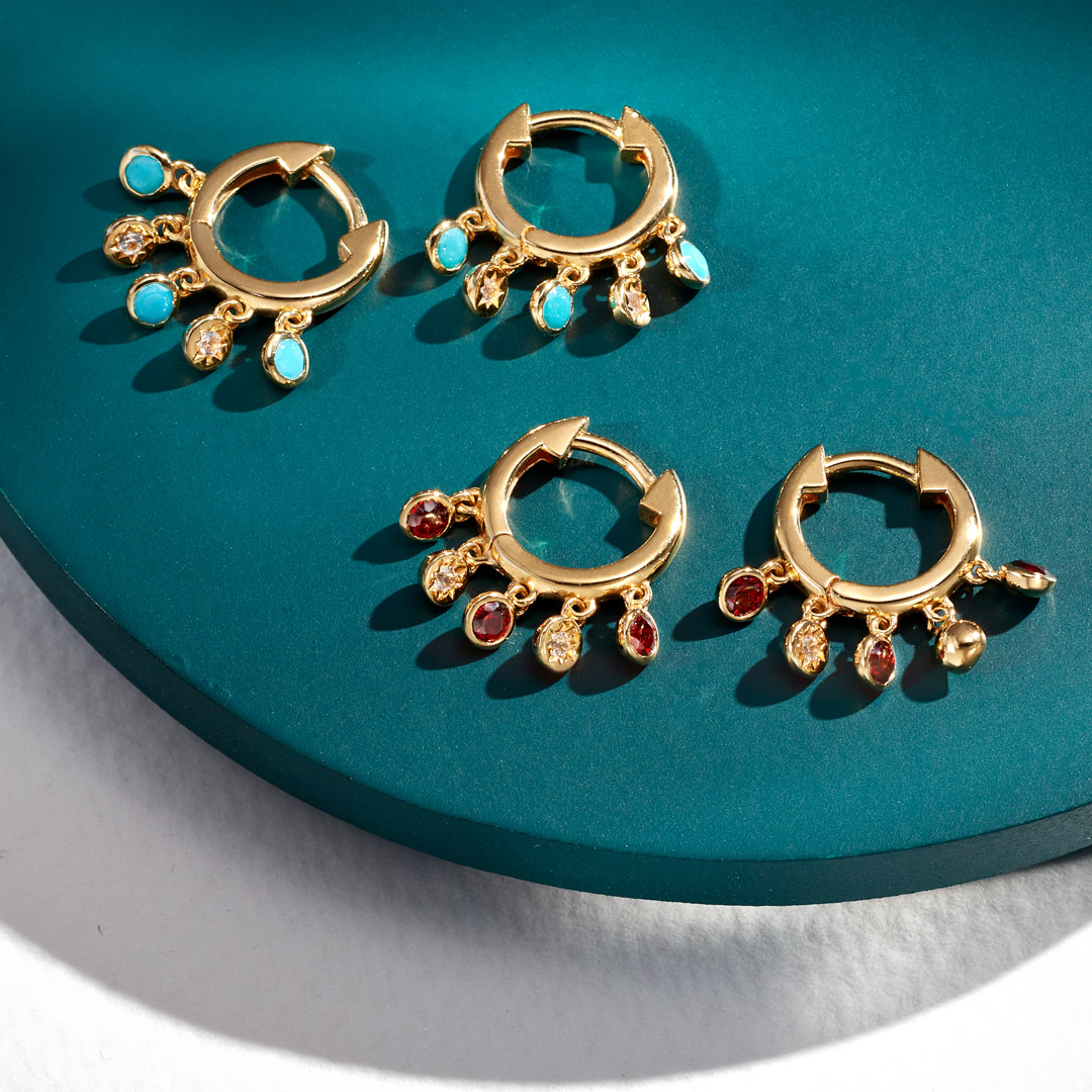 Drip, drip, drop, little gemstone earrings ✨
astley.cl/07gBE4

#hoopearrings #jewellerydesign #earstack