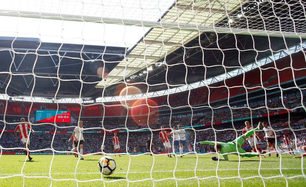 NonLeaguePaper's tweet photo. ⏰ Non-League Finals Day kick-off times:
2019/20 FA Vase - Consett v Hebburn Town - 1pm
2019/20 FA Trophy - Concord Rangers v Harrogate Town - 5pm

2020/21 FA Vase - 12.15pm
2020/21 FA Trophy - Hereford v Hornchurch - 4.15pm

All finals to be broadcast on BT Sport https://t.co/nrGlxZZkQB