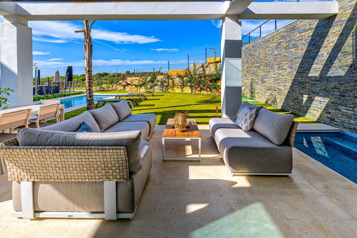 rentingmarbella's tweet photo. New Exclusive Listing - https://t.co/rMCq2vg16M
#cabopinogolf #modernvilla #holidayrental #luxuryliving #marbella https://t.co/71hPqyixec