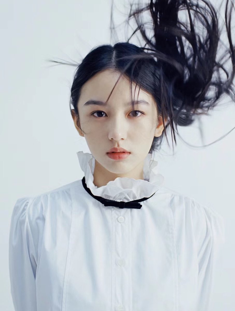 zhouyefiles's tweet photo. ♔ — hello! we’re a new account dedicated to chinese actress, zhou ye 周也, providing updates for international fans. 

get to know zhou ye — 
https://t.co/LIFu06AWl1 ♔

「 #zhouye ♔ #周也 」 https://t.co/WloNDUzhxZ