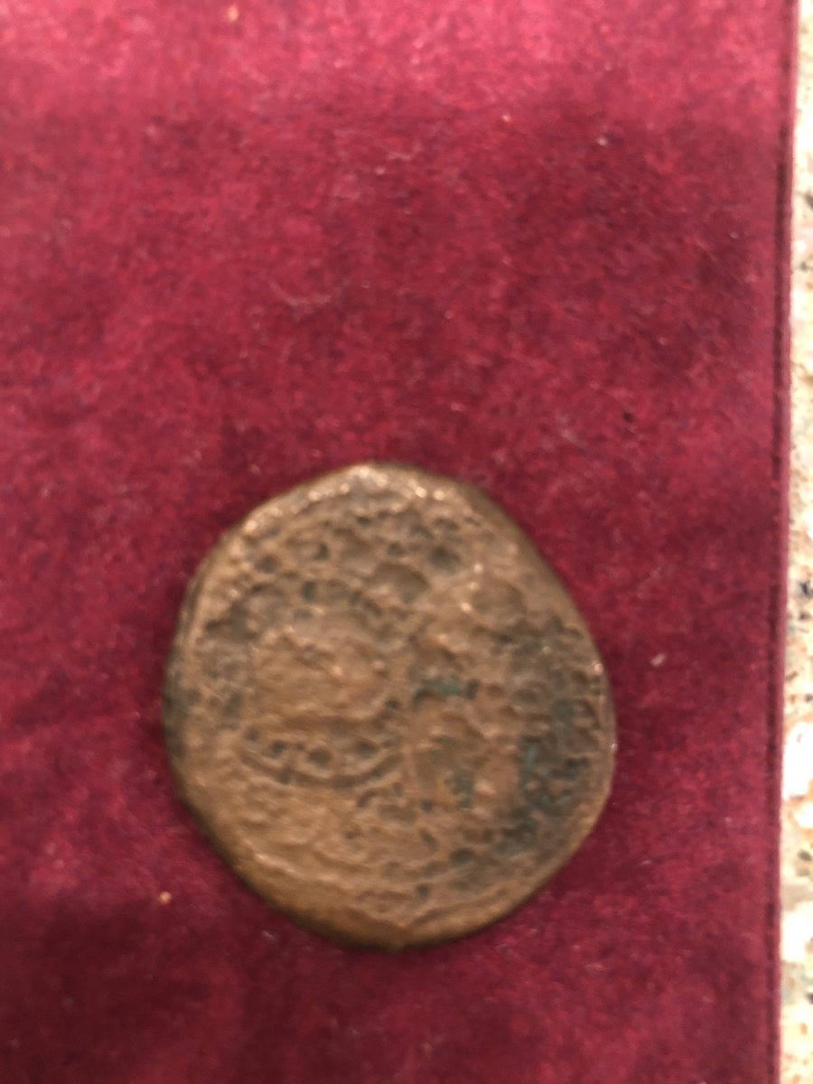 InfidelWorld1's tweet photo. I Found these #coins. Can anyone tell me anything about them? #coin #coincollector #CoinMaster #pawnshop #Collectibles #collecting #appraisal #museumarchive #History #trending #help #oldcoins https://t.co/mfVjzNGvOX