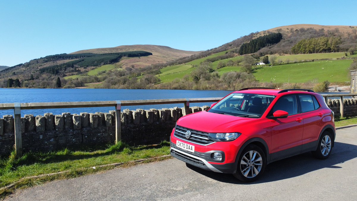 My ID.3 is in for the infamous 2.1 update. Could be 2 days, could be a lot longer. I’ve heard horror stories 😖 in the meantime, I’m living my life with this T-Cross. Not a bad car, although I’ve just spent what I spend in a month in electric in just a few hours ⚡️