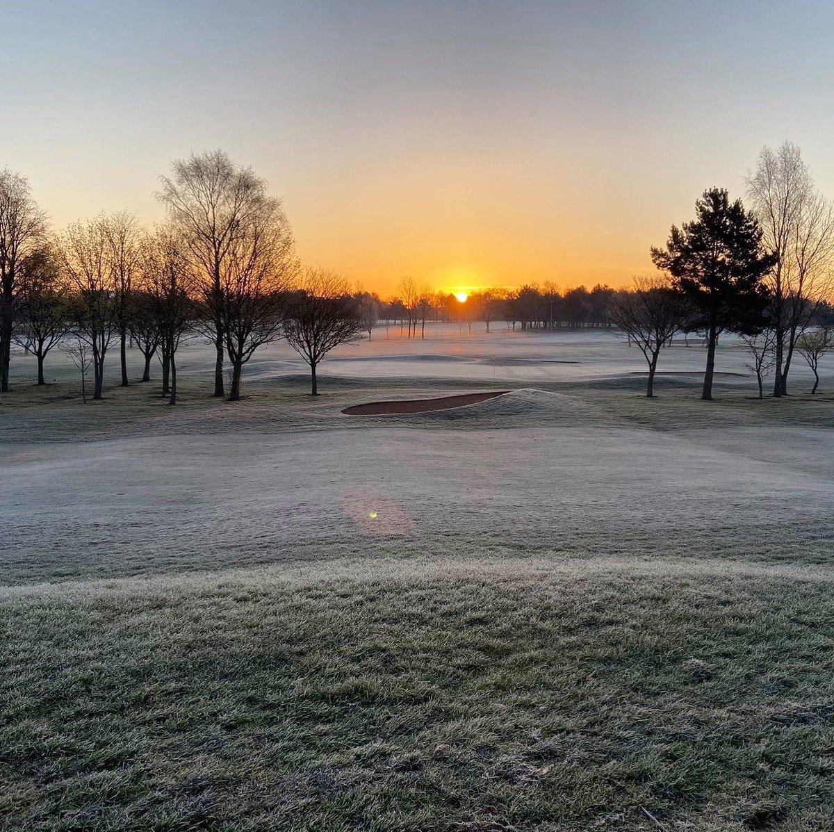 Fantastic frosty image of the course taken this morning by one of our Greenkeepers, Peter📸