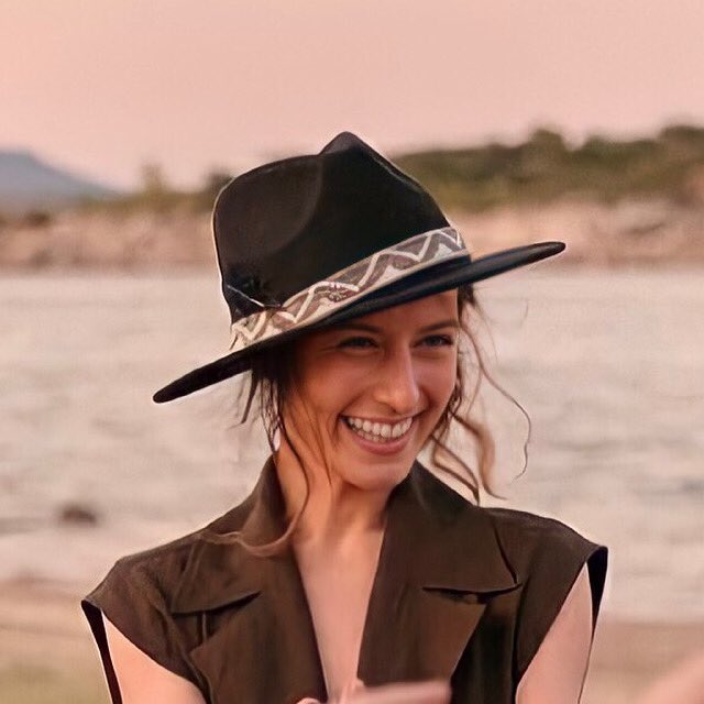 luciadelriomgmt's tweet photo. #AlbaGutierrez comienza el rodaje de la 4ª temporada de #Luimelia ✨
#aliencasting
@DiagonalTV
📸 #ManuelFiestas
#luciadelriomanagement https://t.co/21CbNsgOSW