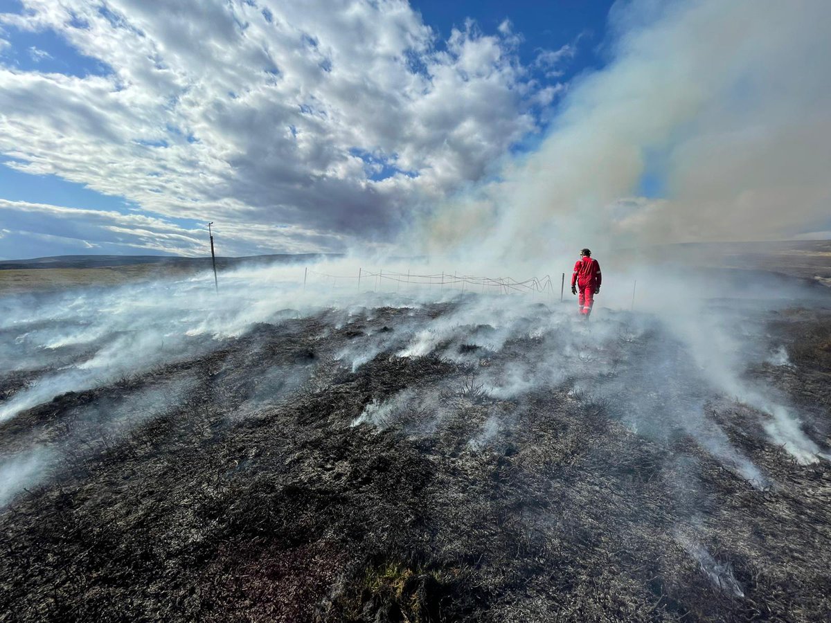 A great day of fieldwork yesterday. Lovely weather and lovely fires. Making some more headway on understanding fire danger in heather moorlands. #SFDRS