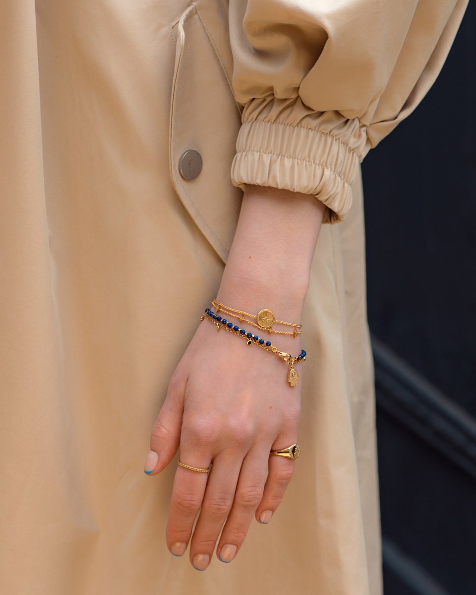 Today’s outlook includes an overdue brunch with friends, and we’re going nowhere without our favourite stacking pieces. ✨
astley.cl/arIUgA

#braceletstack #jewellerystyling #ringstack