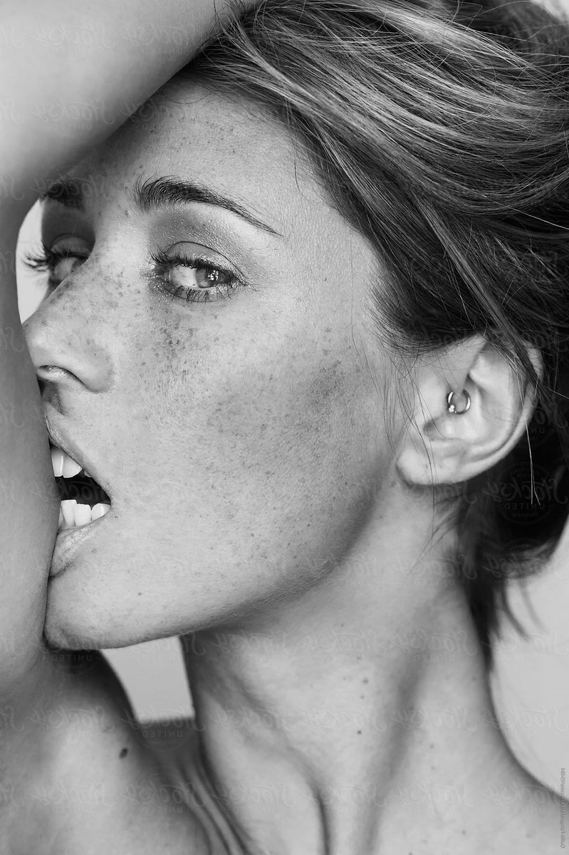 "La seule dont vous avez besoin dans votre vie est cette personne qui vous montre qu'elle a besoin de vous dans la sienne."

_____Oscar Wilde___________________