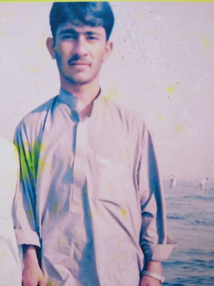 BalochRehbar's tweet photo. 4 اکتوبر2010 کو  مشرکی بائ پاس  کوئٹہ سے جبری طور پر لاپتہ کیے جانیوالا ضھور احمد بنگلزئی ولد میرمحمد کو بازیاب کیا جائے۔ لواحقین کی اپیل https://t.co/d9tXoD6LQi