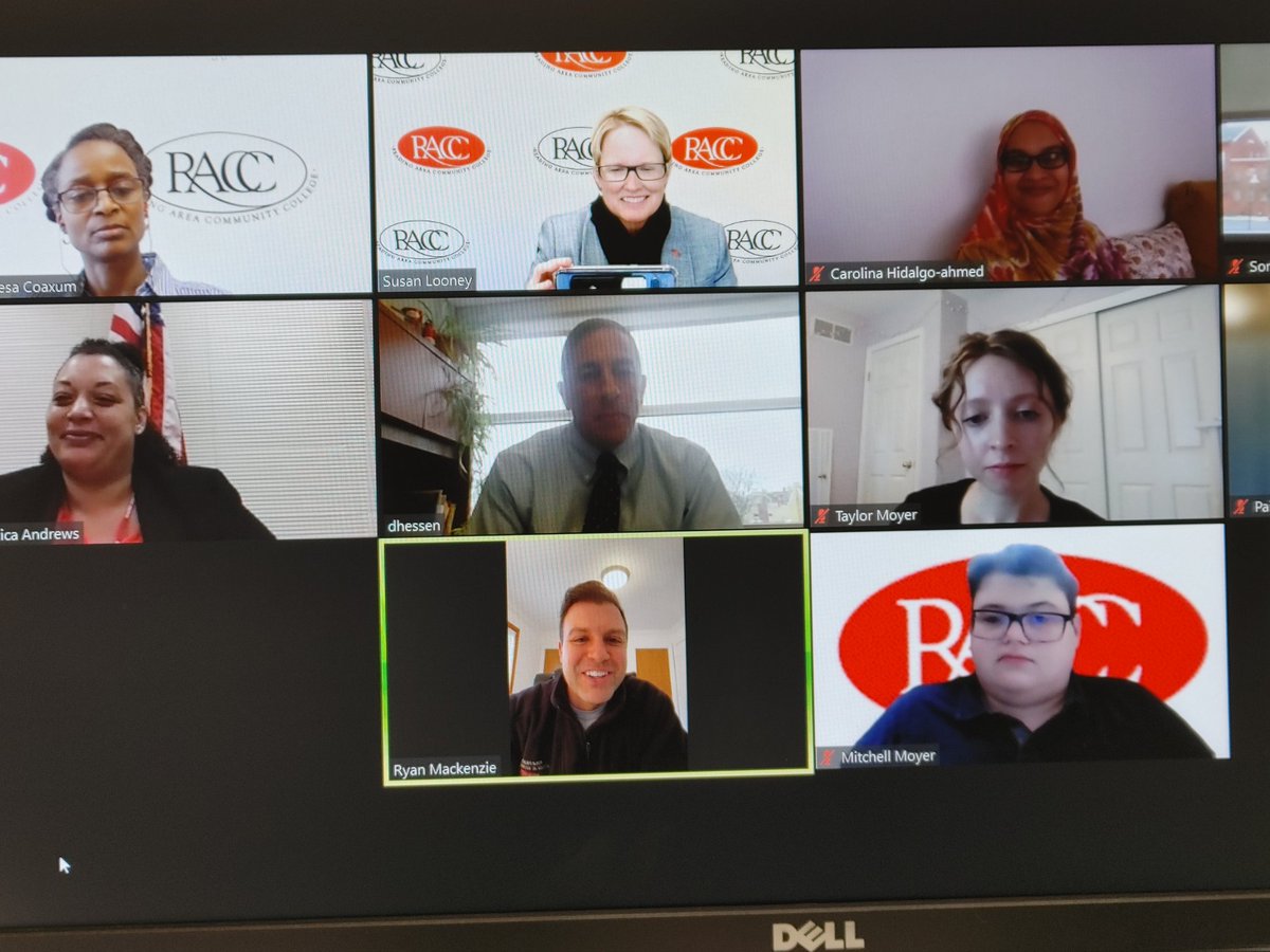 SusanLooney's tweet image. It is Community College Lobby Day in Pennsylvania! @RACC_edu students &amp;amp; staff joined me in meeting with legislators to emphasize the importance of community colleges &amp;amp; to thank them for their continued support. #PANeedsCommColl #CCmonth