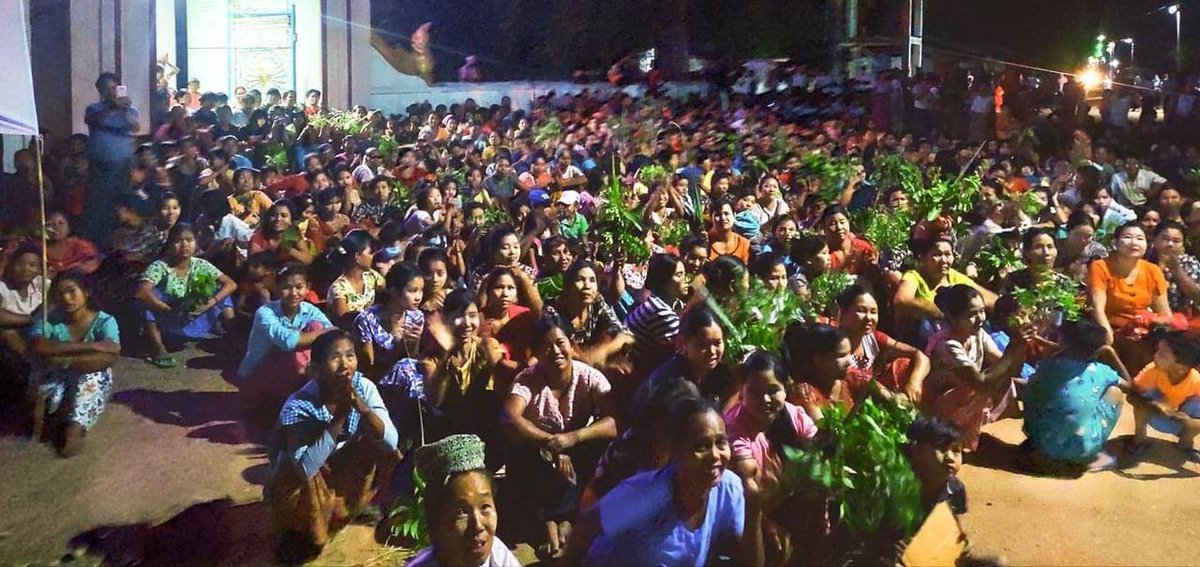 Massive crowd protesting against the military regime in MoneThwin village, Pale township, Sagaing Region. We never lose heart to do what's right for our country.
FREEDOM OF SPEECH
#Apr15Coup
#WhatsHappeningInMyanmar