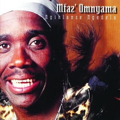 sangelodonga's tweet photo. Music yo "Mfaz Omnyama" ishaya ngaphakathi...this is what it means to be African, real african music...😪😪 MHSRIP #Legend @Maskandi_Info @MaskandiTwiter @CurateByo #ndebeletwitter https://t.co/C1HzXoNqYF
