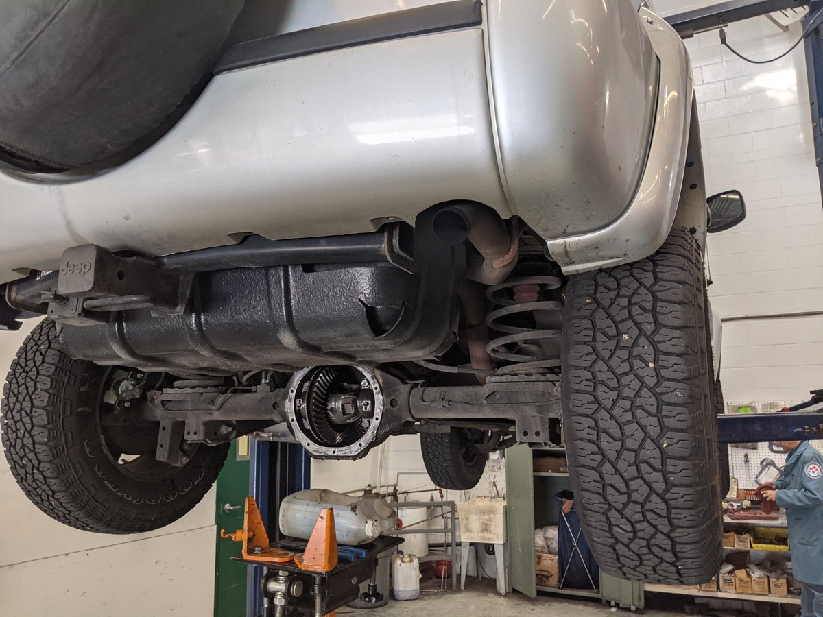 crazeeadventure's tweet photo. Had to replace a speed sensor
Service the rear differential
Always get the best service from
The Gear Center
Special thanks to Aidan
604-455-0504
They support
Make A Wish
HEROES
#WishHeroes
#thegearcentre @GearCentre
#gearcentre #rears #rearsandgears
#BritishColumbia #Alberta https://t.co/HJZsdLQVAb
