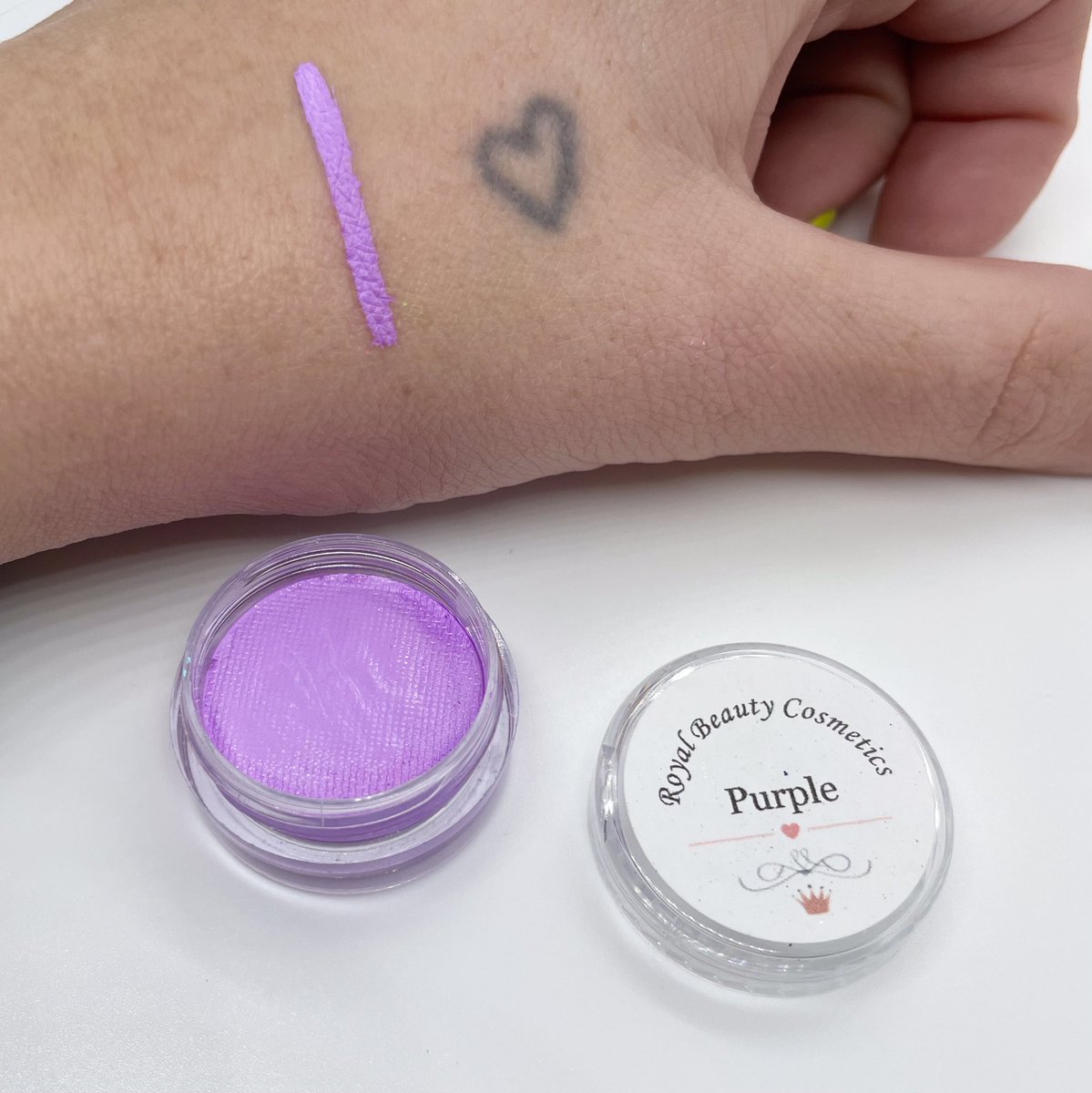 RoyalBeautyCos1's tweet photo. Our UV water activated liners are now available and already selling!! Only 5$! Grab yours while you still can https://t.co/0DxwfifpZX
#newproduct #liquidliners #UV #shopnow #shopsmallbusiness https://t.co/BAnkH3opUR