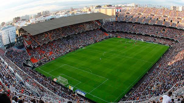 蓮 バレンシアが新スタジアムを完成させるまでには高所恐怖症のサッカーファンをメスタージャに連れて行きたい T Co Lwdyoyjlam Twitter