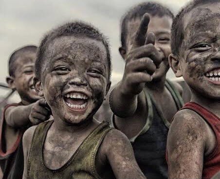 Hay!
Ben sizin ruhunuza çiçek aşısı yapayım
Da çiçekler açsın ruhunuz.