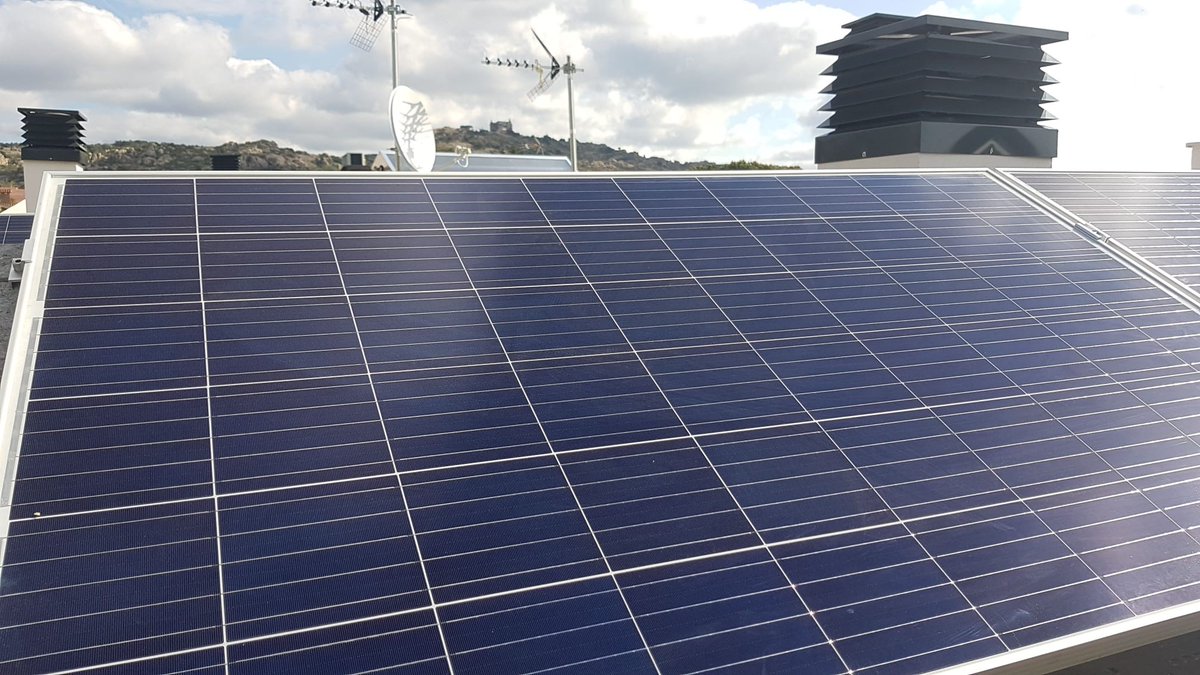 SolarHsr's tweet photo. Diseñamos, legalizamos e instalamos su sistema de energía solar #fotovoltaica para autoconsumo desde 3.850 € + IVA. Llámanos y comienza a ahorrar ya en tu factura de la luz 👉 Tel. 622059436 #Alcobendas #ColladoVillalba #ColmenarArroyo #Guadarrama https://t.co/NJWu6GRhAH https://t.co/MSaxRa1Z19