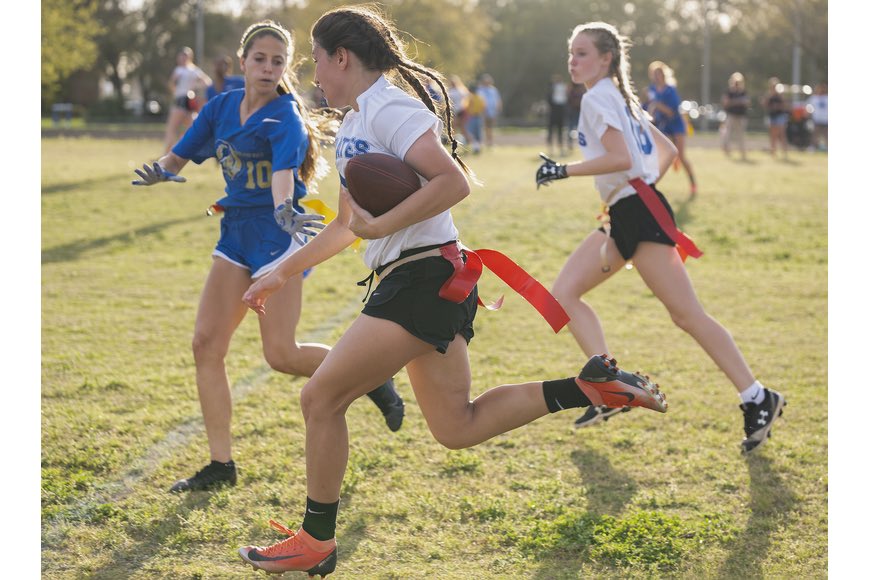 🏈🚨SENIOR NIGHT🚨🏈 
🆚 Spruce Creek 🦅
📍 The Ship
⏰ Varsity @ 6
🎟 GoFan.co