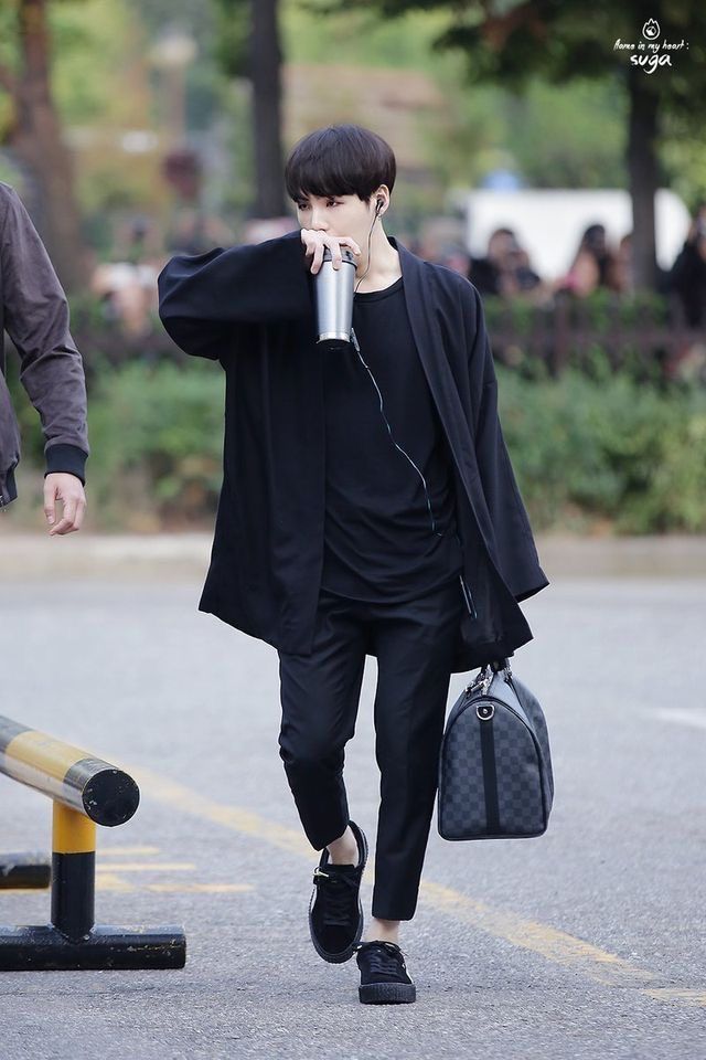 lhai⁷ will forever love BTS. on X: Min Yoongi in all black outfits, damn,  he owns THIS style.  / X