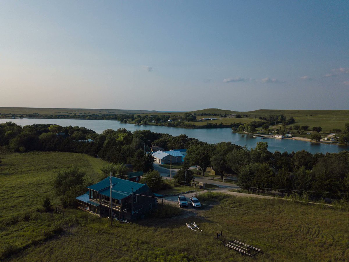 FontofFear's tweet photo. Two other spec fic authors &amp; I have AirBnB'd this cabin for 4/23-4/25. 2 hours west of Kansas City.  I'm hoping to get a full short story written.  
#writingweekend #cannotwait @Airbnb https://t.co/fa8j2mGbXx