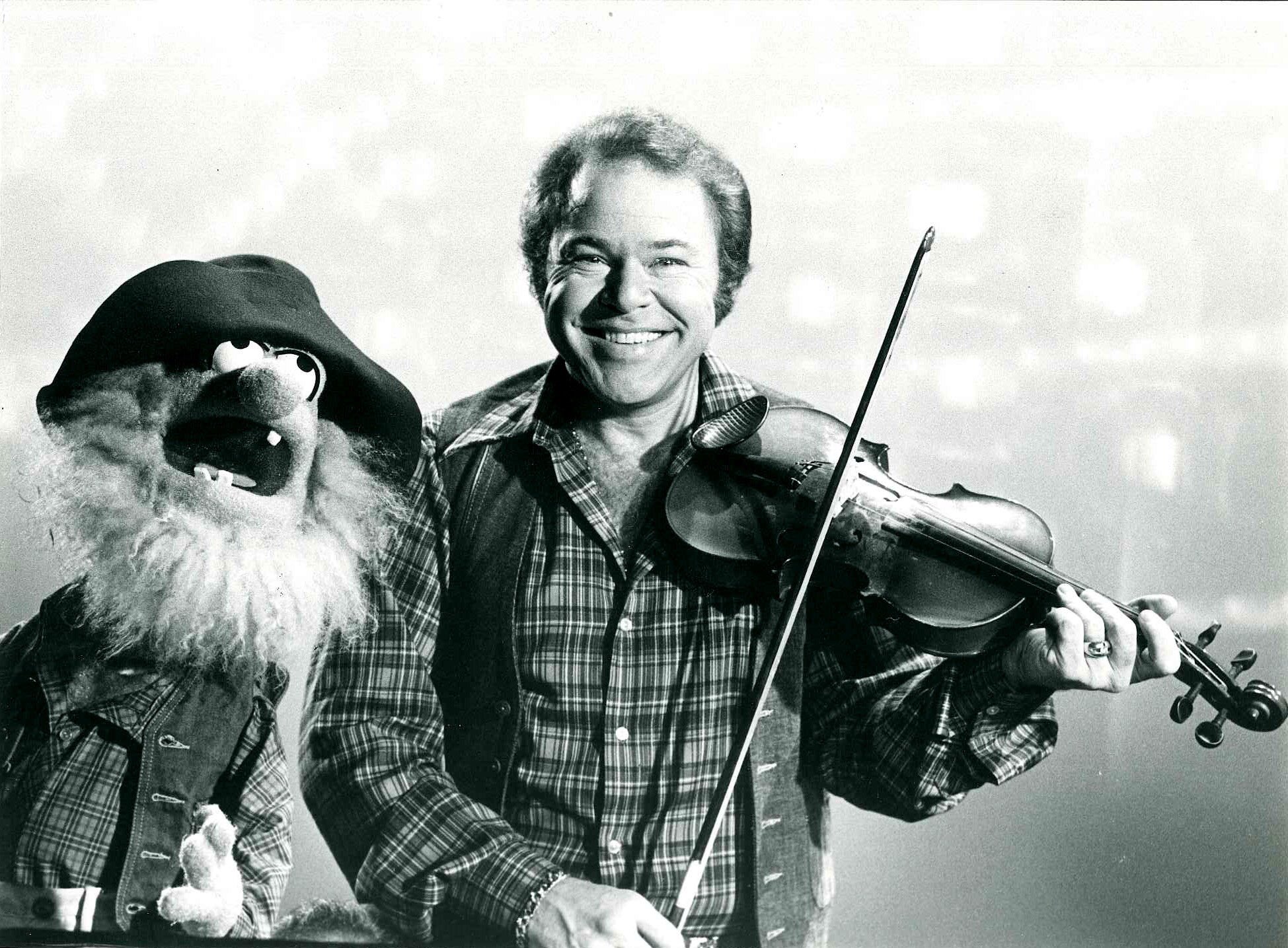 Happy birthday to the one and only Roy Clark! 