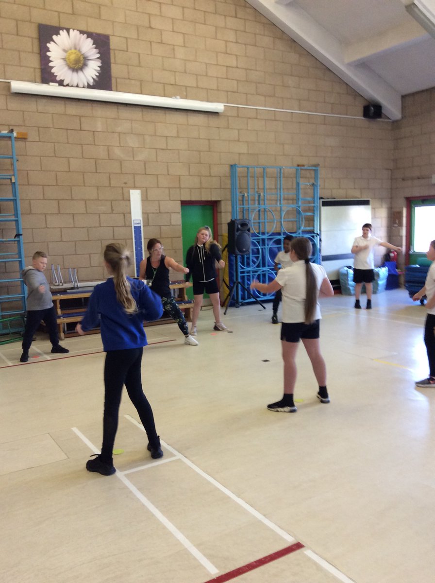 5_bedford's tweet photo. @5_bedford Great dance session in Year 5 today! Getting fit for summer! @BedfordPrimary https://t.co/cyYmXl5f0U