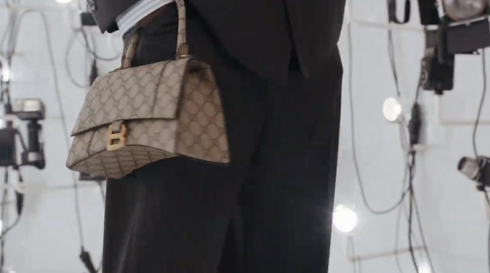 hautelemode on X: The depravity of the Gucci monogram Balenciaga Hourglass  bag is kind of making me love it?  / X