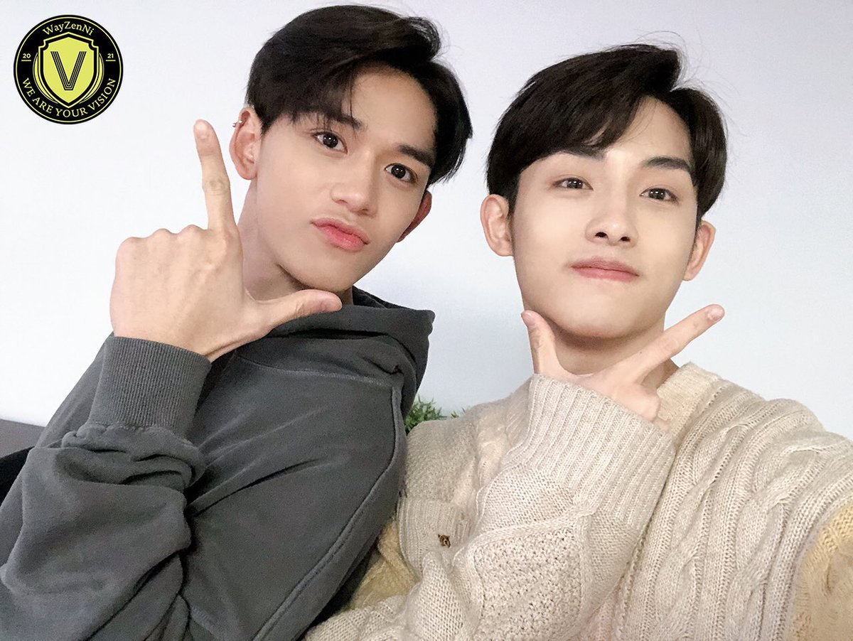 EVERY_HENDERY's tweet photo. PHOTO 📷 210415 | WayVofficial’s Lysn update 

21.04.15 [Kick Back] - VIDEO CALL EVENT 💚

#HENDERY #冠冠亨 #헨드리 
#WayV #WeiShenV #威神V #WayV_Hendery_Kickback
#WayV_Kickback https://t.co/HQ5bhU5Z6h