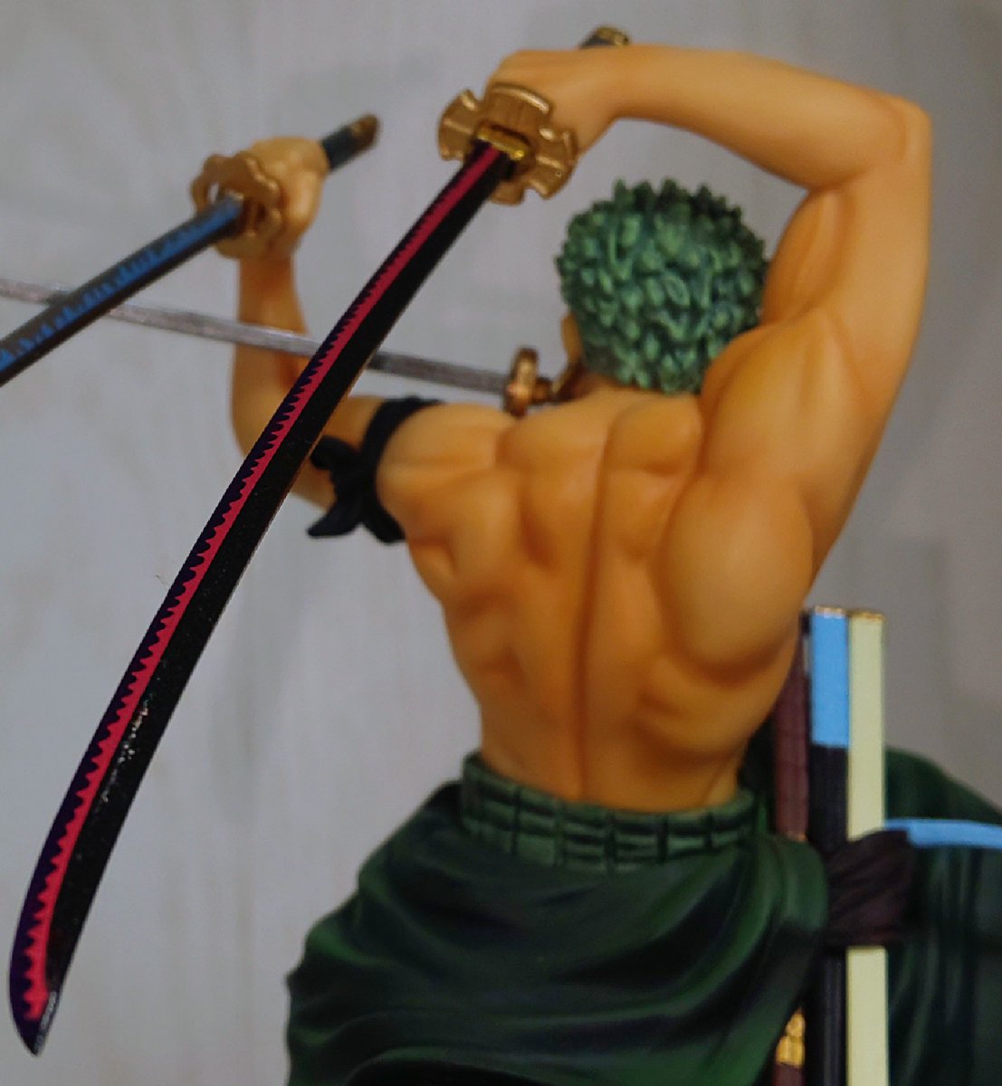 まぁ ず En Twitter 1010話でゾロが新技 鬼気 九刀流 阿修羅 抜剣 亡者戯 を披露してカイドウに致命傷まではいかないまでも傷を付けましたね 鬼気 九刀流のアクションフィギュアって 海外のは見たような気がするんやけども 版権ありのも国内で出るかな