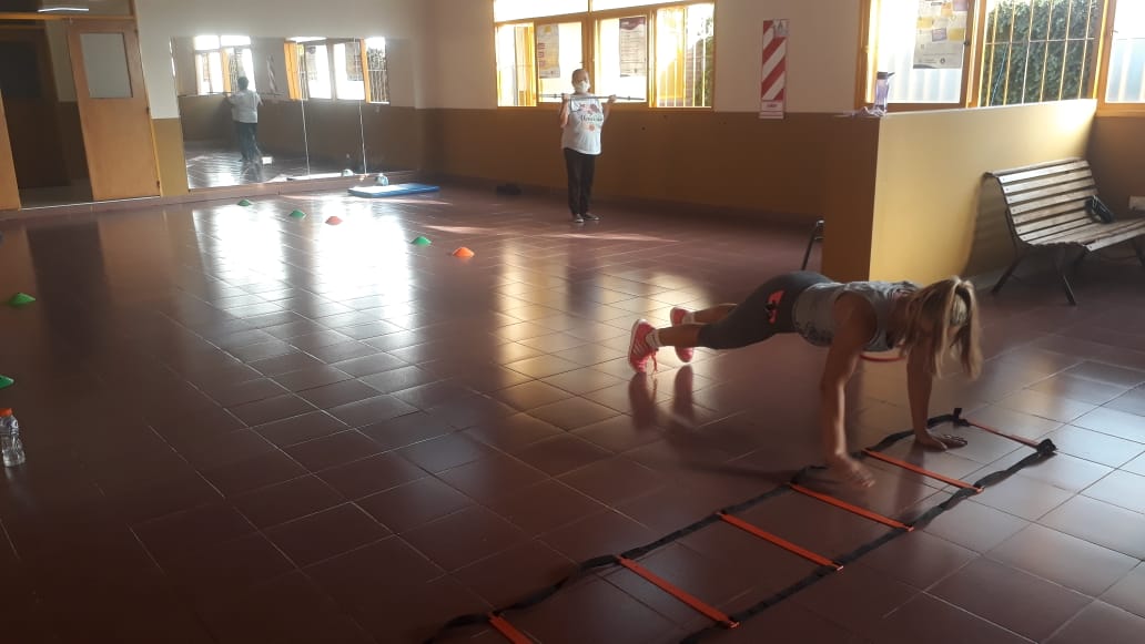 CEF25MISIONES's tweet photo. Temprano en el #PuntoPreventivo de San Gerardo gimnasia funcional con las chicas. #Gratuito para toda la comunidad. Martes y Jueves de 8 a 10hs. #ViveActivo #CEF25 @CGEMisiones @DirEducFIsica @prevenciondead1 @chekielon @profesudo @ricardofabianbi https://t.co/E3eQRSB6cd