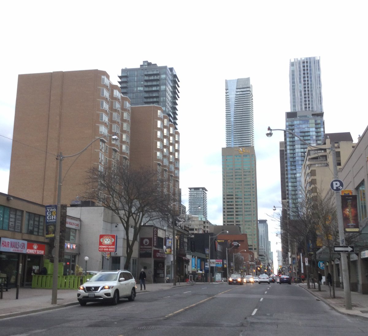 HousingNowTO's tweet photo. Congratulations to everyone involved in today's acquisition of the #877Yonge building in Rosedale to create permanent, new #SupportiveHousing in Toronto.
A great #AffordableHousing initiative supported by @CMHC_ca's #RapidHousing funding to create #AffordableHousing in #TOPoli! https://t.co/4BZMHy9oV1