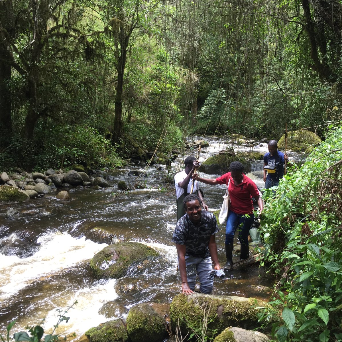 💦#LWM students having fun at the #TanaRiver, Kenya