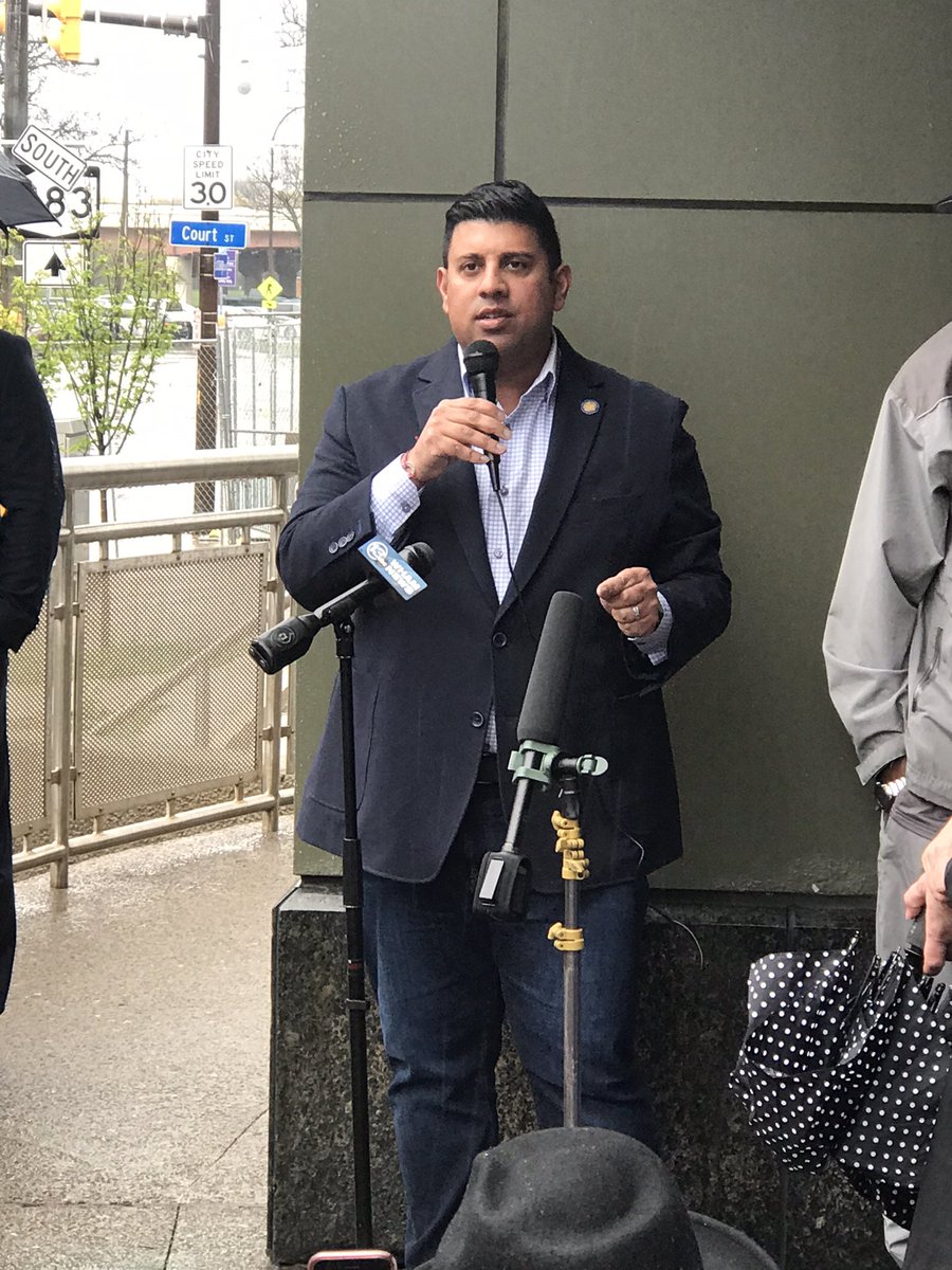 MetroJustice's tweet photo. The #CompassionateNY package is both morally right and fiscally responsible. The Compassionate New York would save nearly $12 billion in the first year of implementation alone. #PassNYHealth #JusticeRoadMap #EvictionFreeNY https://t.co/EYpEbDIzrj