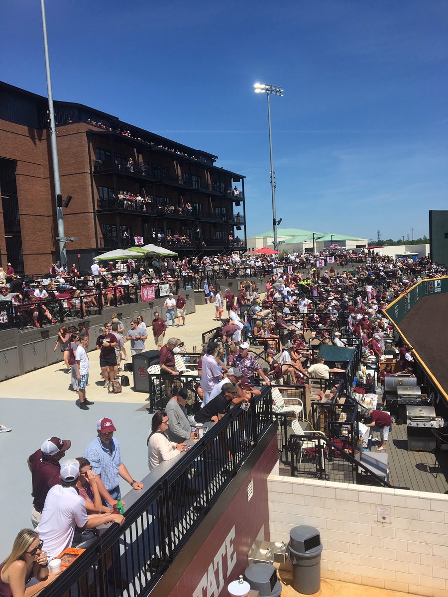 11point7's tweet photo. The evolution of college baseball 👀 https://t.co/423kxG52BB
