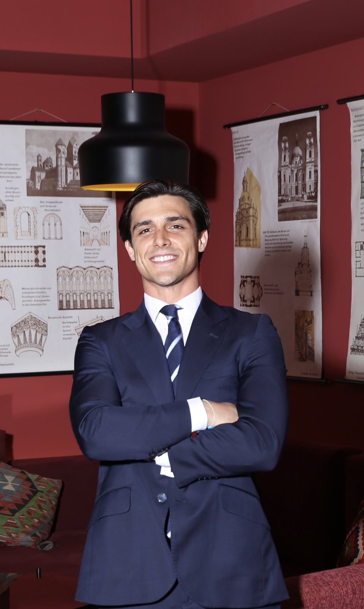 👤 Equipo | Borja Villacañas Boville
_____

Borja está especializado en Litigación e Insolvencias, y ha desarrollado su carrera profesional en varias firmas jurídicas nacionales especializadas (entre ellas, Grupo Vilde y Carles Cuesta).

¿Quieres saber más?

#ItIsNotJustAboutLaw